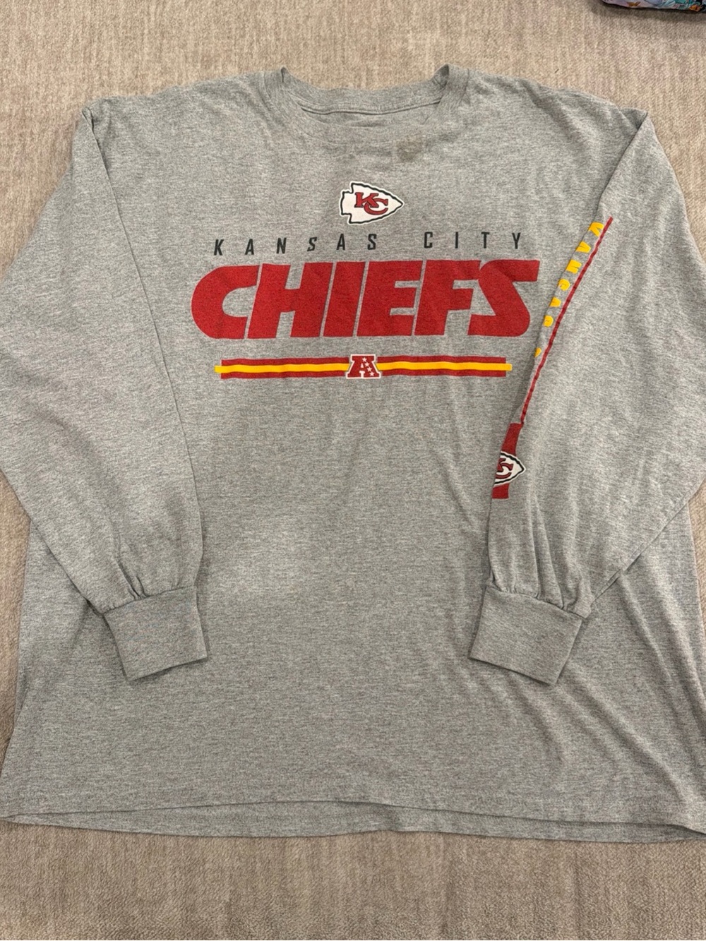 Kansas City Chiefs Gray Long-Sleeve Tee with Red & Yellow Team Logo 2XL preloved